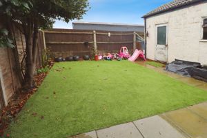 CHURCHILL CLOSE- click for photo gallery